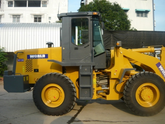 จัดโปรโมชั่น ลดกระหน่ำ !!!! รถตักใหม่ขนาด 1.8 คิวยี่ห้อ WORLD W136 - 1603000043010 แกร่งเหนือใคร ราคาเบา ๆ คุณภาพที่เราคัดสรรมาอย่างดี