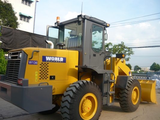 จัดโปรโมชั่น ลดกระหน่ำ !!!! รถตักใหม่ขนาด 1.8 คิวยี่ห้อ WORLD W136 - 1603000043010 แกร่งเหนือใคร ราคาเบา ๆ คุณภาพที่เราคัดสรรมาอย่างดี
