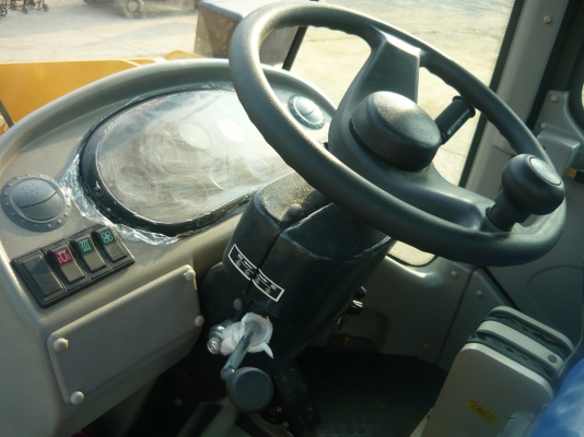 จัดโปรโมชั่น ลดกระหน่ำ !!!! รถตักใหม่ขนาด 1.8 คิวยี่ห้อ WORLD W136 - 1603000043010 แกร่งเหนือใคร ราคาเบา ๆ คุณภาพที่เราคัดสรรมาอย่างดี