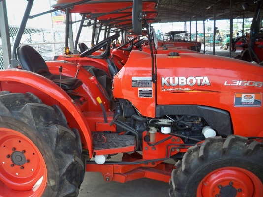 ขายรถแทรกเตอร์ KUBOTA MAX L3608