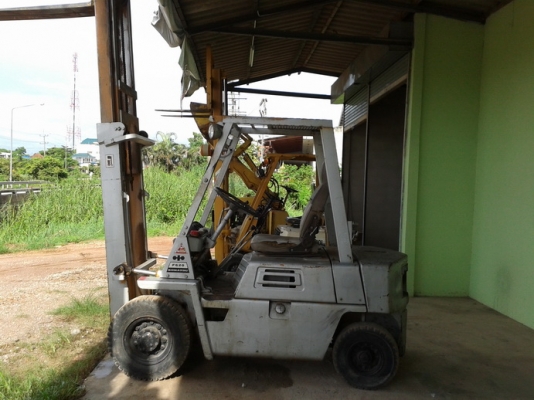 ขายรถยกเก่านอก KOMATSU  FG20-7  ยกได้ 2ตัน เครื่องเบนซิน