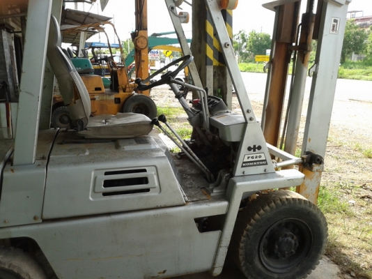 ขายรถยกเก่านอก KOMATSU  FG20-7  ยกได้ 2ตัน เครื่องเบนซิน