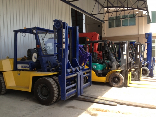 ขาย เช่า ซ่อม โฟล์คลิฟท์ KOMATSU โคมัตสุ TOYOTA โตโยต้า  ดีเซล เบนซิน แก๊ส ไฟฟ้า 1.5ตัน - 6ตัน นำเข้าจากบริษัทโคมัตสุประเทศญี่ปุ่นโดยตรงและจัดจำหน่ายโดย บริษัท ชัยเสรียานยนต์ จำกัด ติดต่อโดยตรงที่ 086-0801238 ทางบริษัทมีบริการเช่าเครื่องจักร รายวัน/รายเดื
