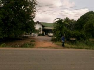 ที่ดินพร้อมบ้านหลังใหญ่  2งาน80ตารางวา  จ.พิษณุโลก ติดถนนใหญ่หางจากเทศบาล 200 เมตร