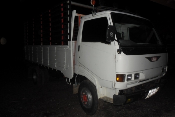 HINO KM310 - 100 HP DQ100 รถบรรทุก 6 ล้อ ช่วงล่างใหญ่คัชซีสวยไม่มีบวม คานหน้าติด F เฟืองท้ายติด F ครบหมดแล้ว เครื่องแห้งแรงดี หัวเก๋ง FC ลงเล่มครบถูกต้อง ภายในสวยครบ พวงมาลัยเพาเวอร์ กระบะเหล็กคอกไม้ความยาว 4.30 เมตรสภาพสวย ยางสภาพดี 70\% เอกสารทะเบียนครบพ