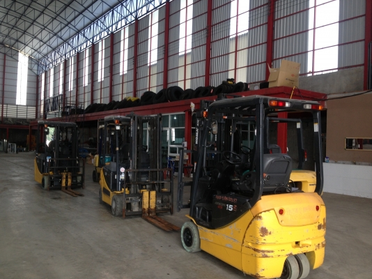 ขาย เช่า ซ่อม โฟล์คลิฟท์ KOMATSU โคมัตสุ TOYOTA โตโยต้า ดีเซล เบนซิน แก๊ส ไฟฟ้า 1.5ตัน -2.5ตัน 6ตัน นำเข้าจากบริษัทโคมัตสุประเทศญี่ปุ่นโดยตรงและจัดจำหน่ายโดย บริษัท ชัยเสรียานยนต์ จำกัด ติดต่อโดยตรงที่ 086-0801238 ทางบริษัทมีบริการเช่าเครื่องจักร รายวัน/ ขาย เช่า ซ่อม โฟล์คลิฟท์ KOMATSU โคมัตสุ TOYOTA โตโยต้า ดีเซล เบนซิน แก๊ส ไฟฟ้า 1.5ตัน -2.5ตัน 6ตัน นำเข้าจากบริษัทโคมัตสุประเทศญี่ปุ่นโดยตรงและจัดจำหน่ายโดย บริษัท ชัยเสรียานยนต์ จำกัด ติดต่อโดยตรงที่ 086-0801238 ทางบริษัทมีบริการเช่าเครื่องจักร รายวัน/