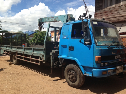 ISUZU ROCKY FRR 195 HP 6HE1 รถบรรทุก 6 ล้อติดเครน UNIC 4 ตัน 3 ปลอกยืด กระบะเหล็กความยาว 7 เมตรมีหางสไลด์ไฮดรอลิกส์ครบพร้อมใช้งาน รถสวยเครื่องแห้งแรงดี ภายในเก๋งคอนโซลสวย แอร์เย็น พวงมาลัยเพาเวอร์ เบรคทริ๊ปฟี้ ช่วงล่างคัชซีสวย ยาง 8.25 ขอบ 16 สภาพดีพร้อ