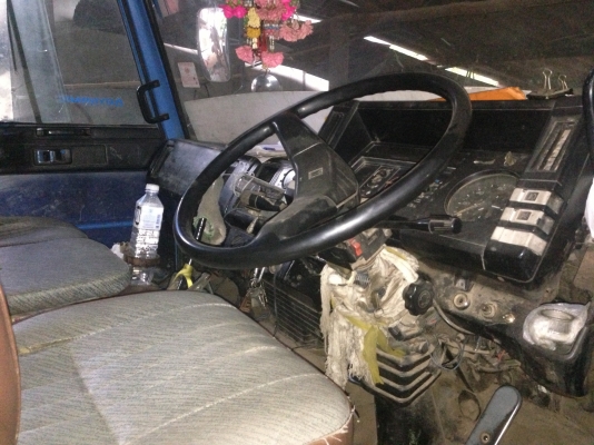 ISUZU ROCKY FRR 195 HP 6HE1 รถบรรทุก 6 ล้อติดเครน UNIC 4 ตัน 3 ปลอกยืด กระบะเหล็กความยาว 7 เมตรมีหางสไลด์ไฮดรอลิกส์ครบพร้อมใช้งาน รถสวยเครื่องแห้งแรงดี ภายในเก๋งคอนโซลสวย แอร์เย็น พวงมาลัยเพาเวอร์ เบรคทริ๊ปฟี้ ช่วงล่างคัชซีสวย ยาง 8.25 ขอบ 16 สภาพดีพร้อ