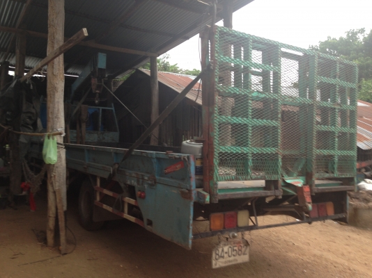 ISUZU ROCKY FRR 195 HP 6HE1 รถบรรทุก 6 ล้อติดเครน UNIC 4 ตัน 3 ปลอกยืด กระบะเหล็กความยาว 7 เมตรมีหางสไลด์ไฮดรอลิกส์ครบพร้อมใช้งาน รถสวยเครื่องแห้งแรงดี ภายในเก๋งคอนโซลสวย แอร์เย็น พวงมาลัยเพาเวอร์ เบรคทริ๊ปฟี้ ช่วงล่างคัชซีสวย ยาง 8.25 ขอบ 16 สภาพดีพร้อ