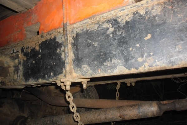 ISUZU ELF 100 HP 4BC2 กระบะเหล็กคอกไม้ความยาว 4.30 เมตร รถสภาพดีครับพร้อมบรรทุกได้เลย เครื่องแรงดี ภายในเก๋งคอนโซลอยู่ครบไม่ผุ ช่วงล่างคัชซีไม่มีดาม ยางสภาพดีิิ 70\% พร้อมบรรทุกพร้อมใช้งาน เอกสารทะเบียนครบพร้อมโอน ราคาต่อรองได้นะครับ