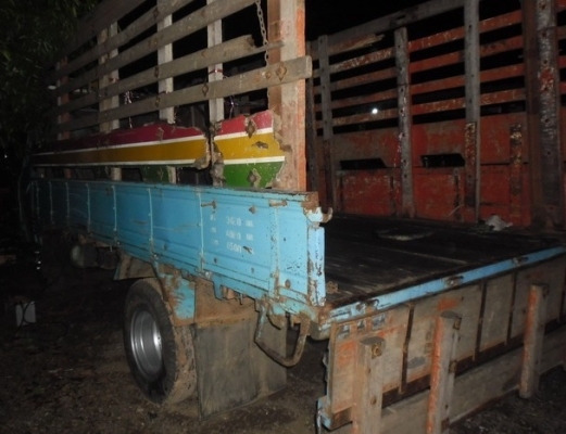 ISUZU ELF 100 HP 4BC2 กระบะเหล็กคอกไม้ความยาว 4.30 เมตร รถสภาพดีครับพร้อมบรรทุกได้เลย เครื่องแรงดี ภายในเก๋งคอนโซลอยู่ครบไม่ผุ ช่วงล่างคัชซีไม่มีดาม ยางสภาพดีิิ 70\% พร้อมบรรทุกพร้อมใช้งาน เอกสารทะเบียนครบพร้อมโอน ราคาต่อรองได้นะครับ