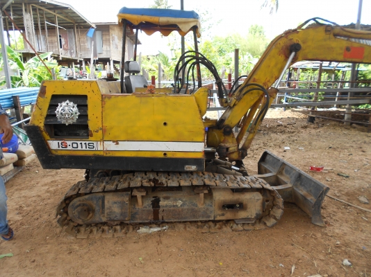 ลดราคาด่วนๆๆ  ขายรถแบคโฮเล็กพร้อมใช้งานซื้อไปใช้งานได้เลย เปลี่ยนเครื่องโคมัสสุ