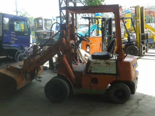 ขายรถตักเก่านอก TOYOTA เครื่องเบนซิน ยกได้สูง 3เมตร นพดล ระยอง 0818618678(AIS),0897489639(Dtac) ราคาต่อรองได้ครับ