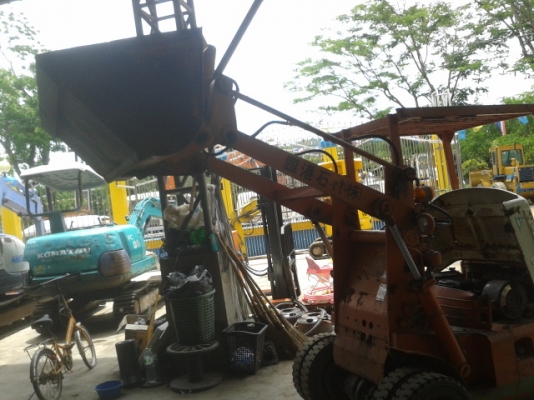 ขายรถตักเก่านอก TOYOTA เครื่องเบนซิน ยกได้สูง 3เมตร นพดล ระยอง 0818618678(AIS),0897489639(Dtac) ราคาต่อรองได้ครับ