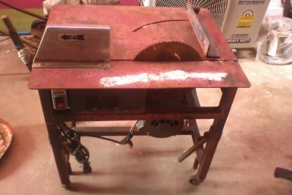 แท่นตัดอลูมิเนียมพร้อมใช้สภาพพร้อมใช้งานครับสภาพดีครับ  มอเตอร์ 1  แรงครับของฮิตาชิครับสวยๆครับราคานี้คุ้มครับเอาไปไม่ต้องทำไรแล้วครับเบิกใหม่เป็นหมื่นครับ