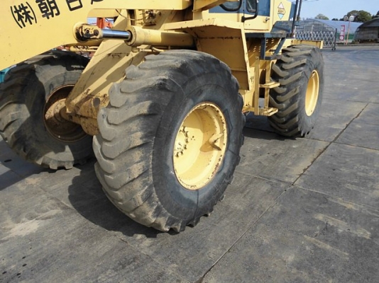 รถตักล้อยาง  WA150-1 สภาพสวย  รถเก่านำเข้าจากญี่ปุ่น  จะถึงไทยเร็ว ๆ นี้  โทร.081-373-0559