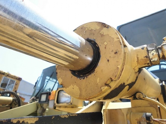 รถตักล้อยาง  WA150-1 สภาพสวย  รถเก่านำเข้าจากญี่ปุ่น  จะถึงไทยเร็ว ๆ นี้  โทร.081-373-0559