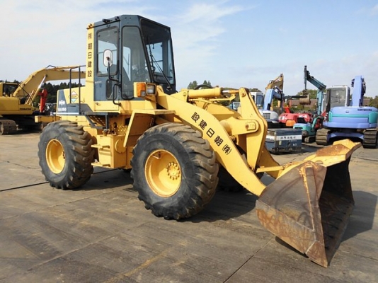 รถตักล้อยาง  WA150-1 สภาพสวย  รถเก่านำเข้าจากญี่ปุ่น  จะถึงไทยเร็ว ๆ นี้  โทร.081-373-0559