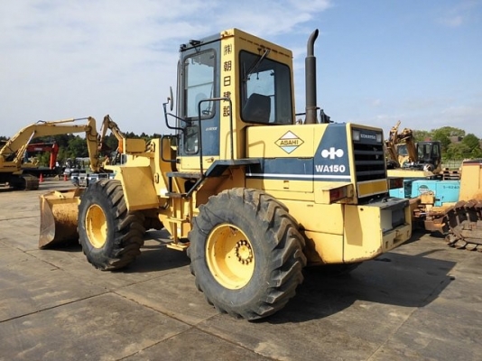 รถตักล้อยาง  WA150-1 สภาพสวย  รถเก่านำเข้าจากญี่ปุ่น  จะถึงไทยเร็ว ๆ นี้  โทร.081-373-0559