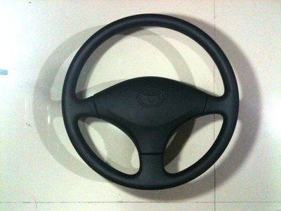 พวงมาลัย โตโยต้า สามก้าน