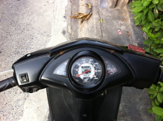 ขาย...Honda Click ปี 50 ขี่กลับบ้านได้เลย ขาย...Honda Click ปี 50 ขี่กลับบ้านได้เลย