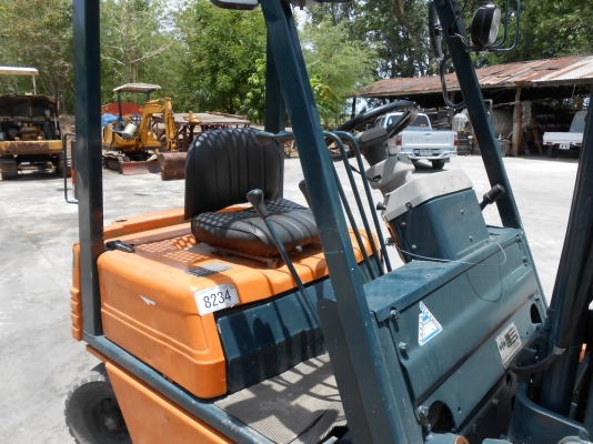 รถยก KOMUTSU ขนาด 1 ตัน เสาสูง 4.5 เมตร เก่านอก