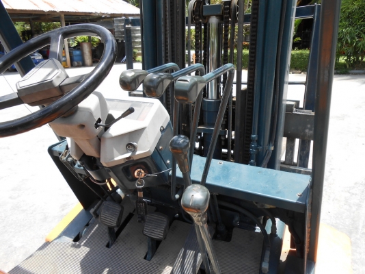 รถยก KOMUTSU ขนาด 1 ตัน เสาสูง 4.5 เมตร เก่านอก