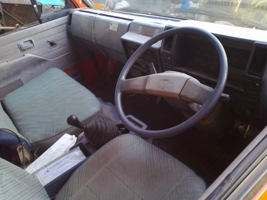 หัว NPR สภาพน่าใช้ครับ หัว NPR สภาพน่าใช้ครับ