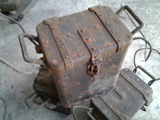 ขายลังใส่กระสุน อาร์พีเจ เหล็กหนาอย่างดี ไม่มีผุ หายากมากเอาไว้เก็บเครื่องมือ หรือแระดับรถจิ๊บ ใบละ1,000บาท มีเพียง 9 ใบเท่านั้น