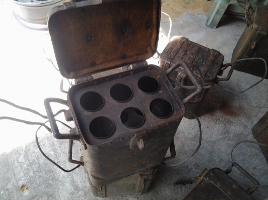 ขายลังใส่กระสุน อาร์พีเจ เหล็กหนาอย่างดี ไม่มีผุ หายากมากเอาไว้เก็บเครื่องมือ หรือแระดับรถจิ๊บ ใบละ1,000บาท มีเพียง 9 ใบเท่านั้น