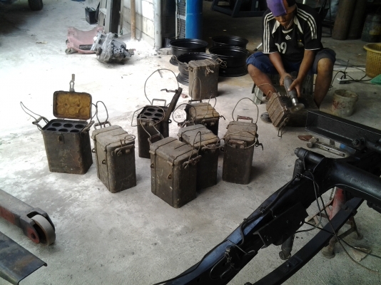 ขายลังใส่กระสุน อาร์พีเจ เหล็กหนาอย่างดี ไม่มีผุ หายากมากเอาไว้เก็บเครื่องมือ หรือแระดับรถจิ๊บ ใบละ1,000บาท มีเพียง 9 ใบเท่านั้น