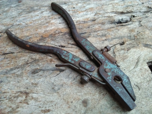 คีมคัดคลองเลื่อยโบราณ GARANTO เยอรมัน หายากน่าเก็บสะสม ใช้งานได้สภาพดี คีมคัดคลองเลื่อยโบราณ GARANTO เยอรมัน หายากน่าเก็บสะสม ใช้งานได้สภาพดี