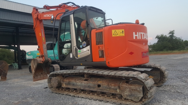 ขายรถขุดHITACHI ZX135-3US japan5000กว่าชั่วโมง
