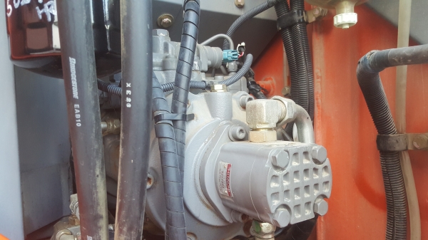 ขายรถขุดHITACHI ZX135-3US japan5000กว่าชั่วโมง