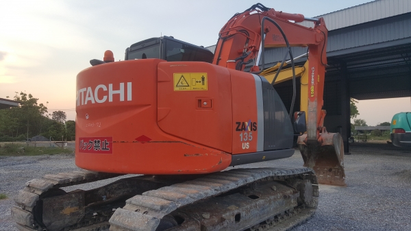 ขายรถขุดHITACHI ZX135-3US japan5000กว่าชั่วโมง