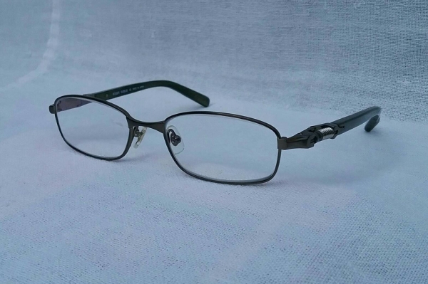 แว่นตาแนว 'สตีมพังค์' สายพันธุ์สวิสเซอร์แลนด์  'นอส - มือหนึ่ง'  สต็อคเก่าทศวรรษ 2010's  สุดยอดวัสดุ 'ไททาเนียม' + 'อะซีเทต - อนุพันธุ์เส้นใยฝ้าย'  เลนส์มัลติโค้ท  ค่าสายตา +150 &a