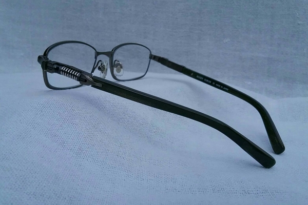 แว่นตาแนว 'สตีมพังค์' สายพันธุ์สวิสเซอร์แลนด์  'นอส - มือหนึ่ง'  สต็อคเก่าทศวรรษ 2010's  สุดยอดวัสดุ 'ไททาเนียม' + 'อะซีเทต - อนุพันธุ์เส้นใยฝ้าย'  เลนส์มัลติโค้ท  ค่าสายตา +150 &a