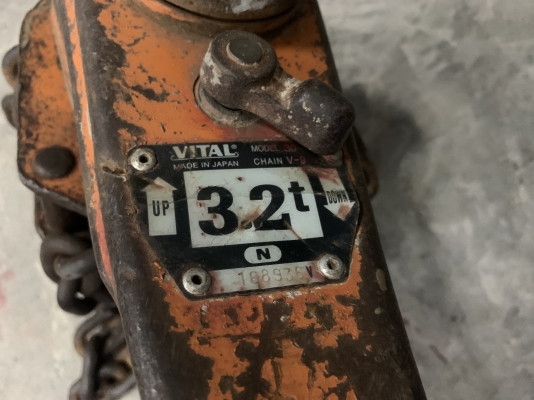 ขายรอกโซ่มือโยก(กำมะลอ) Vital 3.2ton. Made in Japan โซ่ยาว 2.1 เมตร สภาพสวย ขึ้นลงนิ่ม พร้อมใช้งาน มี 2ตัว ราคาตัวละ 3,000 บาท