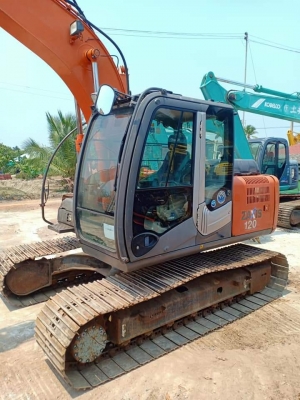 ขายHITACHI ZX120-3 เก่านอกแท้ สภาพสวย แทรคนใหญ่ มีลายแย๊ก ใช้งานมาน้อยโทร 089-3818694 จ๊อย