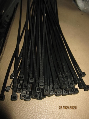 เคเบิ้ลไทร์สีดำ แบบขนาดยาว ทั้งเส้น 30 cm เคเบิ้ลไทร์สีดำ แบบขนาดยาว ทั้งเส้น 30 cm