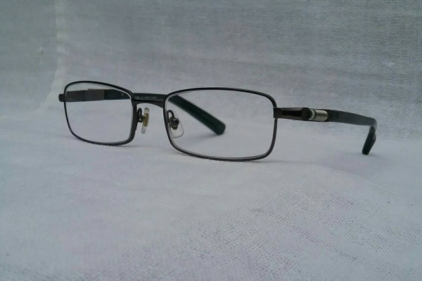 แว่นตาแนว 'สตีมพังค์' สายพันธุ์สวิสเซอร์แลนด์  เลนส์มัลติโค้ท +200  'นอส - มือหนึ่ง'  สต็อคเก่าทศวรรษ 2010's  สุดยอดวัสดุ 'ไททาเนียม' + 'อะซีเทต - อนุพันธุ์เส้นใยฝ้าย'  Authentic R