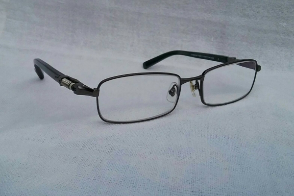 แว่นตาแนว 'สตีมพังค์' สายพันธุ์สวิสเซอร์แลนด์  เลนส์มัลติโค้ท +200  'นอส - มือหนึ่ง'  สต็อคเก่าทศวรรษ 2010's  สุดยอดวัสดุ 'ไททาเนียม' + 'อะซีเทต - อนุพันธุ์เส้นใยฝ้าย'  Authentic R