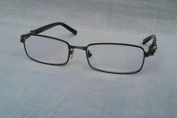 แว่นตาแนว 'สตีมพังค์' สายพันธุ์สวิสเซอร์แลนด์  เลนส์มัลติโค้ท +200  'นอส - มือหนึ่ง'  สต็อคเก่าทศวรรษ 2010's  สุดยอดวัสดุ 'ไททาเนียม' + 'อะซีเทต - อนุพันธุ์เส้นใยฝ้าย'  Authentic R