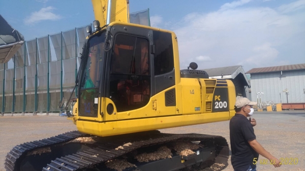 KOMATSU PC200-8 บูมยาวเอกสารอินวอย มี3คันๆละ1,000,000 คอมนอกคันละ20,000