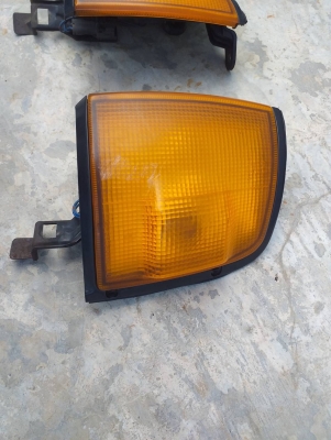 ไฟมุม IKI Japan ส้มขอบดำ isuzu mu wizard ใส่ tfr cameo คู่ละ1500บาท