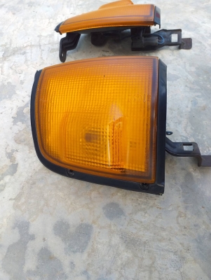 ไฟมุม IKI Japan ส้มขอบดำ isuzu mu wizard ใส่ tfr cameo คู่ละ1500บาท