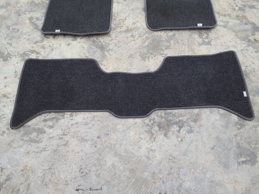 พรม isuzu mu wizard หน้า หลัง 3 ชิ้น ใส่ tfr cameo dragon 1500บาท