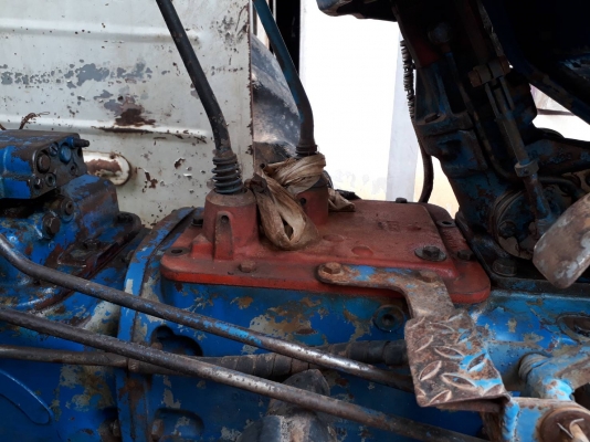 ขาย รถไถ FORD 6600 T3 มีเล่มทะเบียนครบ อุปกรณ์มีใบดันหน้า และหาง 6 ขาย รถไถ FORD 6600 T3 มีเล่มทะเบียนครบ อุปกรณ์มีใบดันหน้า และหาง 6