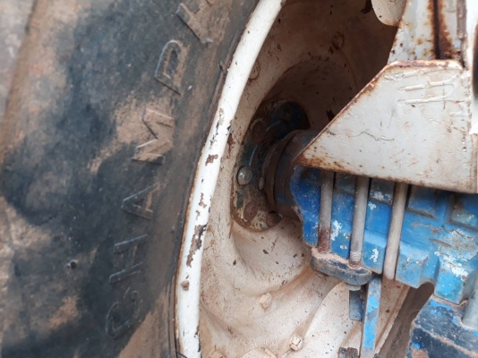 ขาย รถไถ FORD 6600 T3 มีเล่มทะเบียนครบ อุปกรณ์มีใบดันหน้า และหาง 6 ขาย รถไถ FORD 6600 T3 มีเล่มทะเบียนครบ อุปกรณ์มีใบดันหน้า และหาง 6