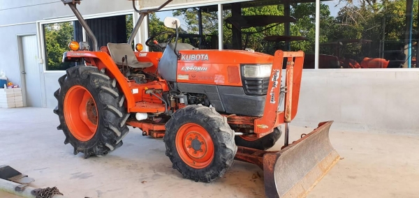 ขายรถไถ KUBOTA L3408 DI เครื่องไดเร็กฯ พร้อมดันหน้า ระบบสมบูรณ์ พร้อมใช้งาน ราคา 158,000 ร้านสามย่าน ขายรถไถ KUBOTA L3408 DI เครื่องไดเร็กฯ พร้อมดันหน้า ระบบสมบูรณ์ พร้อมใช้งาน ราคา 158,000 ร้านสามย่าน